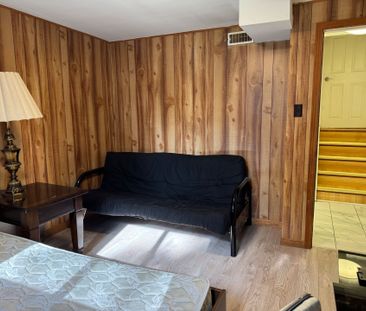 For Lease - 28 Conlins Road, Toronto, Ontario - Photo 2