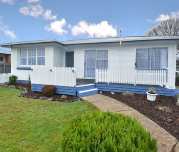 Family Home - Photo 4