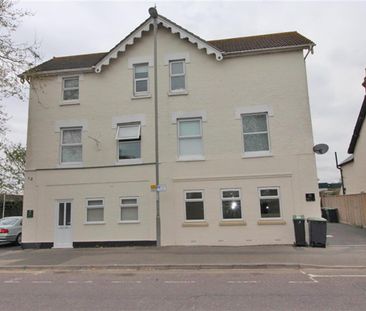 1 bedroom Flat To Let - Photo 5
