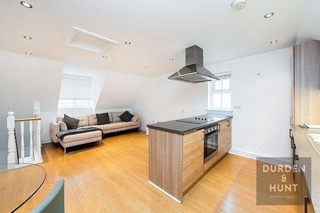 Sunnymede, Chigwell - Photo 3