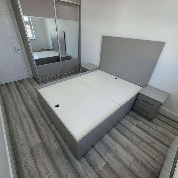 The Broadway, Southall, UB1 - Photo 1