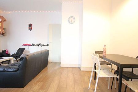 5 bedroom terraced house to rent - Photo 4