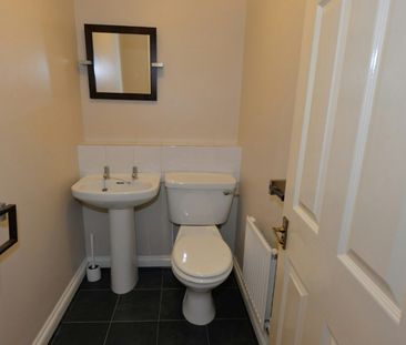 Flat to rent on - Photo 5