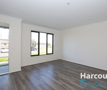 The Perfect Blend of Style, Space & Location! - Photo 2