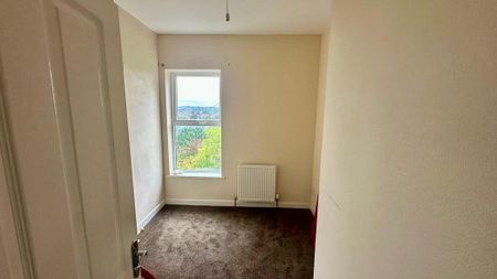 2 bedroom end of terrace house to rent - Photo 4