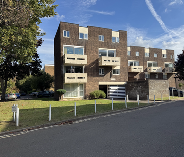 3 bedroom ground floor maisonette to rent - Photo 3