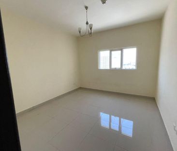 Spacious unit with master bedroom, prime location - Photo 5