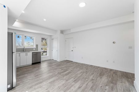 For Lease - 6638 McLeod Road Unit# 315, Niagara Falls, Ontario - Photo 3