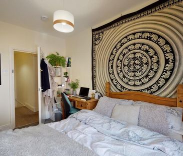 6 bedroom terraced house to rent - Photo 3