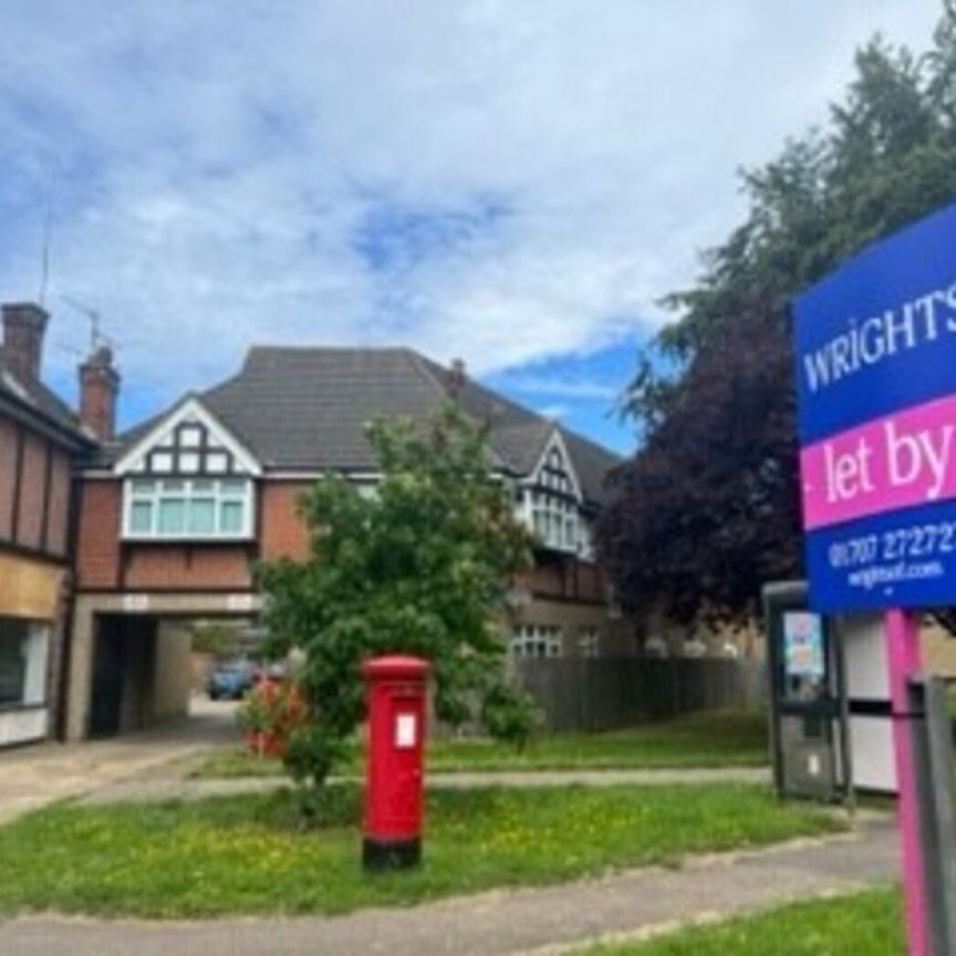 1 bedroom Flat - Manor Parade, Hatfield - Photo 2