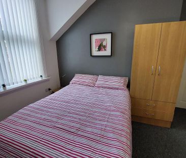 1 bedroom in a house share to rent - Photo 4