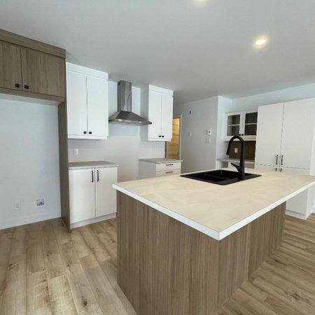 Appartement style condo 41/2 troisième étage - Photo 3