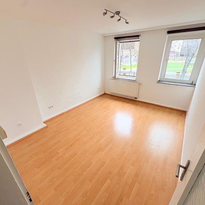 Helle renovierte 2-Zimmer Wohnung im 1. OG in Köln-Mülheim - Foto 1