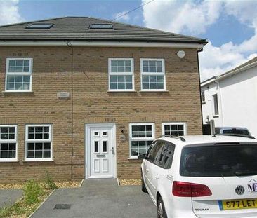 Bedroom House In Winton, BH9 - Photo 1