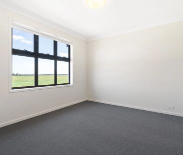Brand New Modern & Stylish Townhouse in the Grand Central Estate Ta... - Photo 3