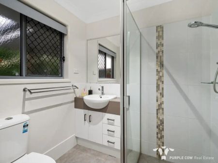 “Modern and Spacious Family Home” - Photo 5