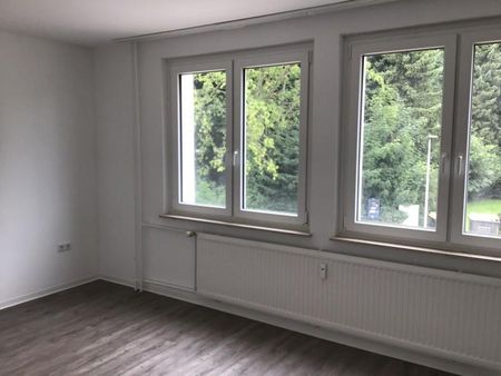 Lichtdurchflutete 3-Zimmer Wohnung mit Balkon - Photo 3