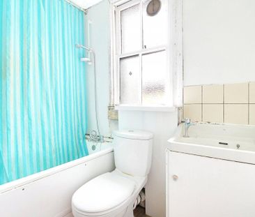 Ground floor flat to Rent - Photo 5