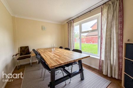 4 bedroom detached house to rent - Photo 2