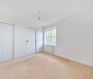 3 bedroom end of terrace house to rent - Photo 2
