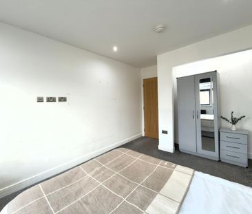 1 bedroom in a flat share to rent - Photo 5