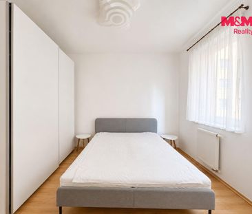 Pronájem bytu 2+kk 52 m², Zbrojnická 675, Karlovy Vary Drahovice - Photo 1