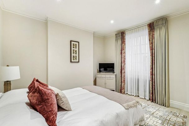 5 bedroom end of terrace house to rent - Photo 1