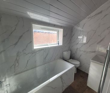 3 bedroom terraced house to rent - Photo 6