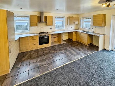 2 bedroom semi-detached house to rent - Photo 4