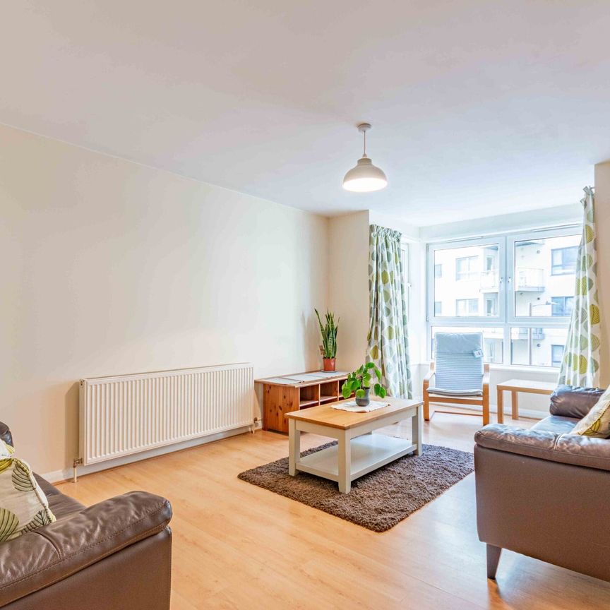 2096L Portland Gardens, Edinburgh, EH6 6NJ - Photo 1