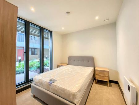 3 bedroom flat to rent - Photo 3