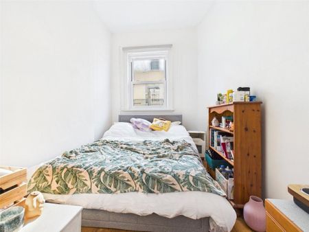 3 bedroom apartment to rent - Photo 2