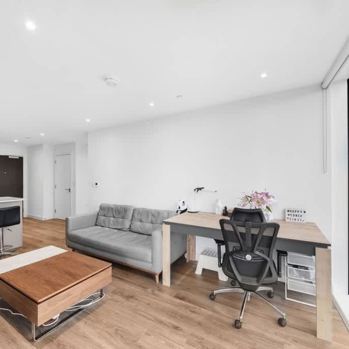 Skylark Point, N4 - Photo 1