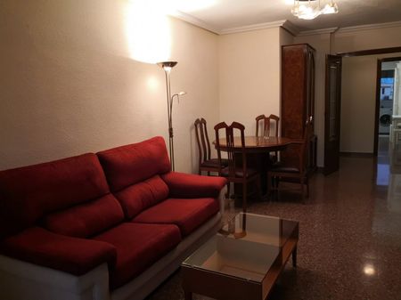 SE ALQUILA PISO /SOLO FUNCIONARIOS CON SOLVENCIA ECONOMICA/ NO MASCOTAS - Photo 2