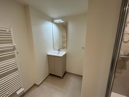 Location Appartement 1 pièce 39m² - Photo 2