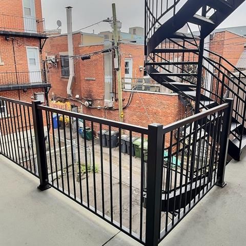 1820 Boul. Rosemont - Photo 1