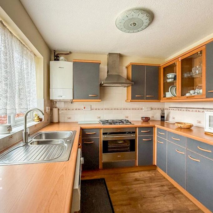 4 bedroom detached house to rent - Photo 1