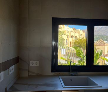 Detached Villa in Estepona - Photo 3