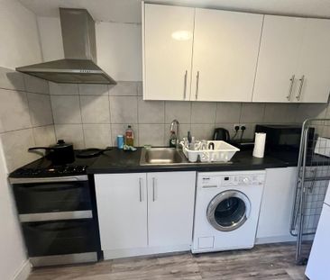 1 bedroom flat to rent - Photo 4