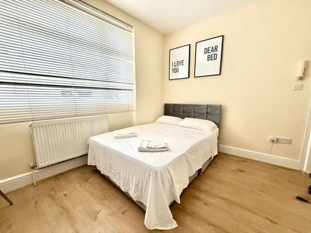 Blythe Road, Shepherds Bush, W14 - Photo 3