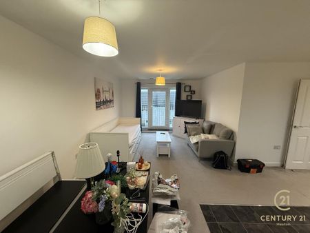 2 bedroom flat to rent - Photo 4