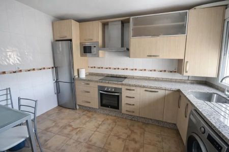 Alquiler de piso en Calle Tejares - Photo 5