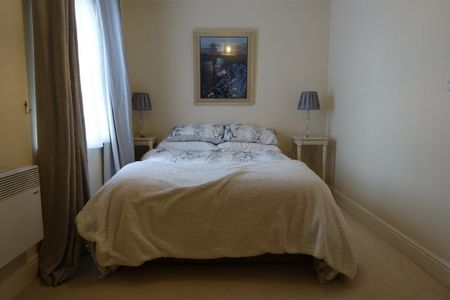 2 bedroom Flat To Let Total Size: 754 SQ FT - Photo 3