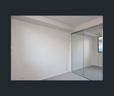 Two bedroom spacious, stylish ground floor apartment - Photo 1