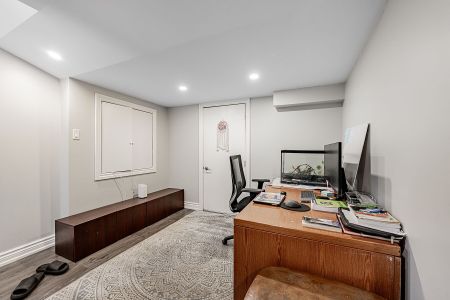 For Lease - 5930 Bassinger Place, Mississauga, Ontario - Photo 4