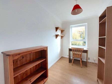 3 bedroom semi-detached house to rent - Photo 2