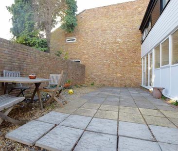 5 bedroom end of terrace house to rent - Photo 5