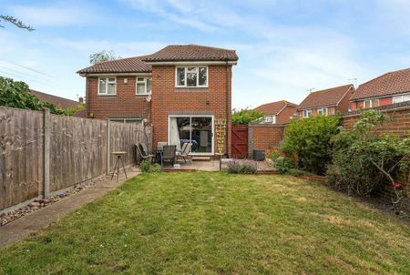 2 bedroom semi-detached house to rent - Photo 3