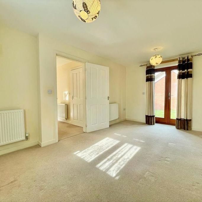 3 bedroom semi-detached house to rent - Photo 1
