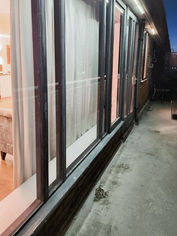 3 Bed, 3 Bath Lateral Luxury Flat to let in Kensington - Photo 2